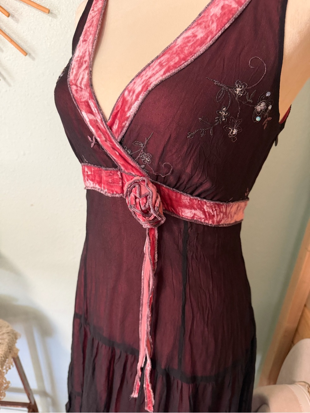 jonathan martin Sleeveless V-Neck Tiered Maxi Dress in Burgundy and Pink Trim - Picture 4 of 6